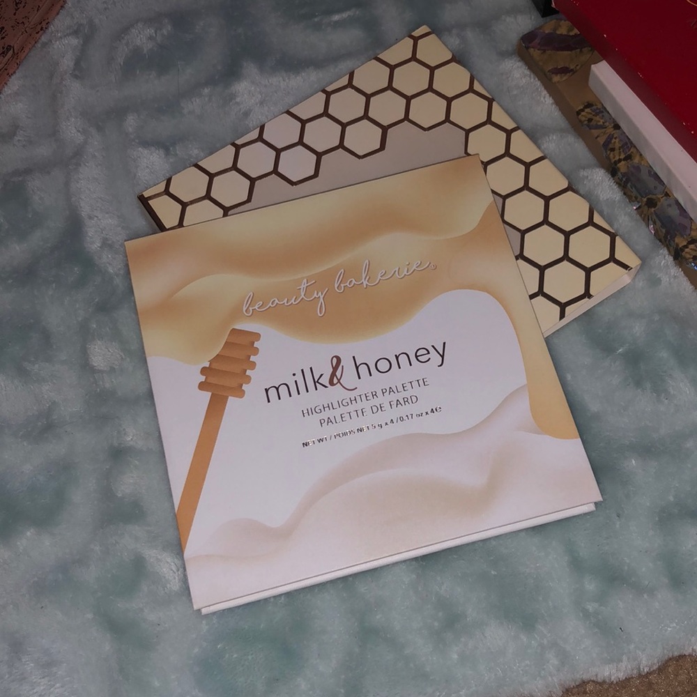 Beauty Bakerie Highlighter Palette